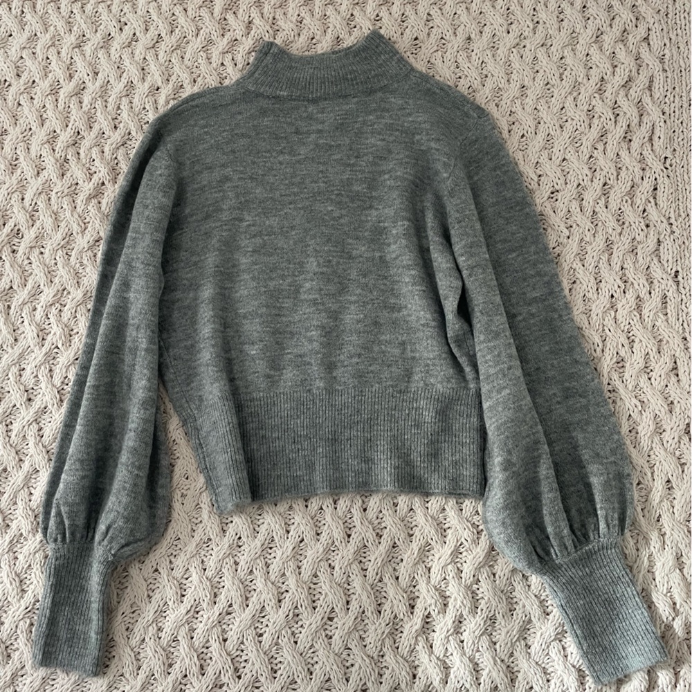 Gray Puff Sleeve Mock Neck Cropped Sweater - Picture 4 of 4